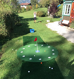 CARVINGGOLF: HOME GOLF vorm Haus